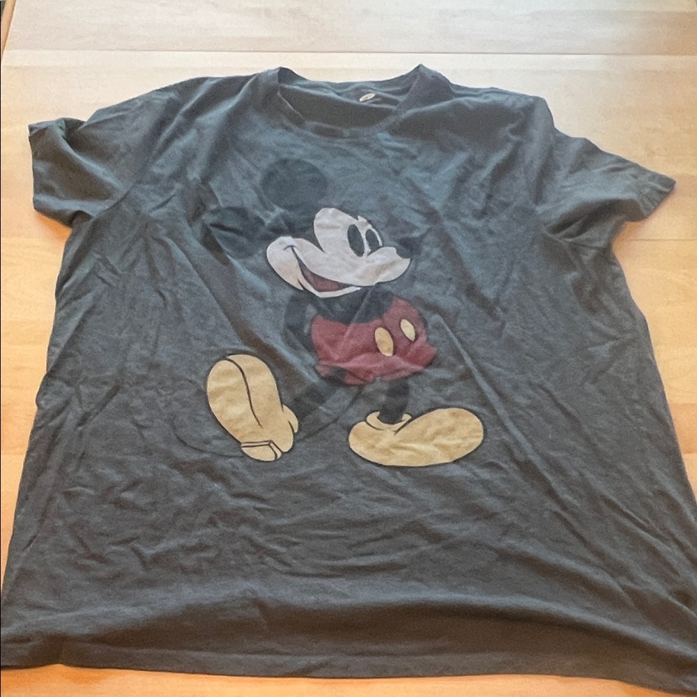 Old navy Xxl 2x Disney Mickey Mouse shirt